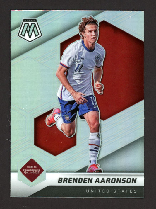 Brenden Aaronson Silver Prizm 2021 Panini Mosaic Road to FIFA World Cup Card # 102